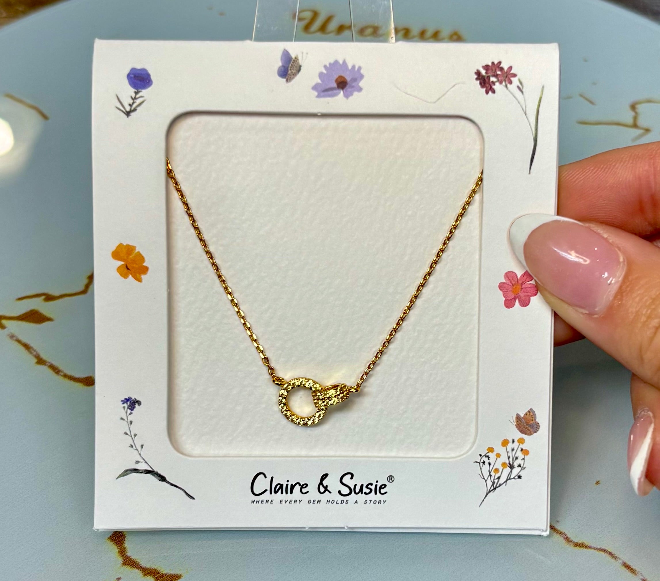 Dainty Interlocking Necklace
